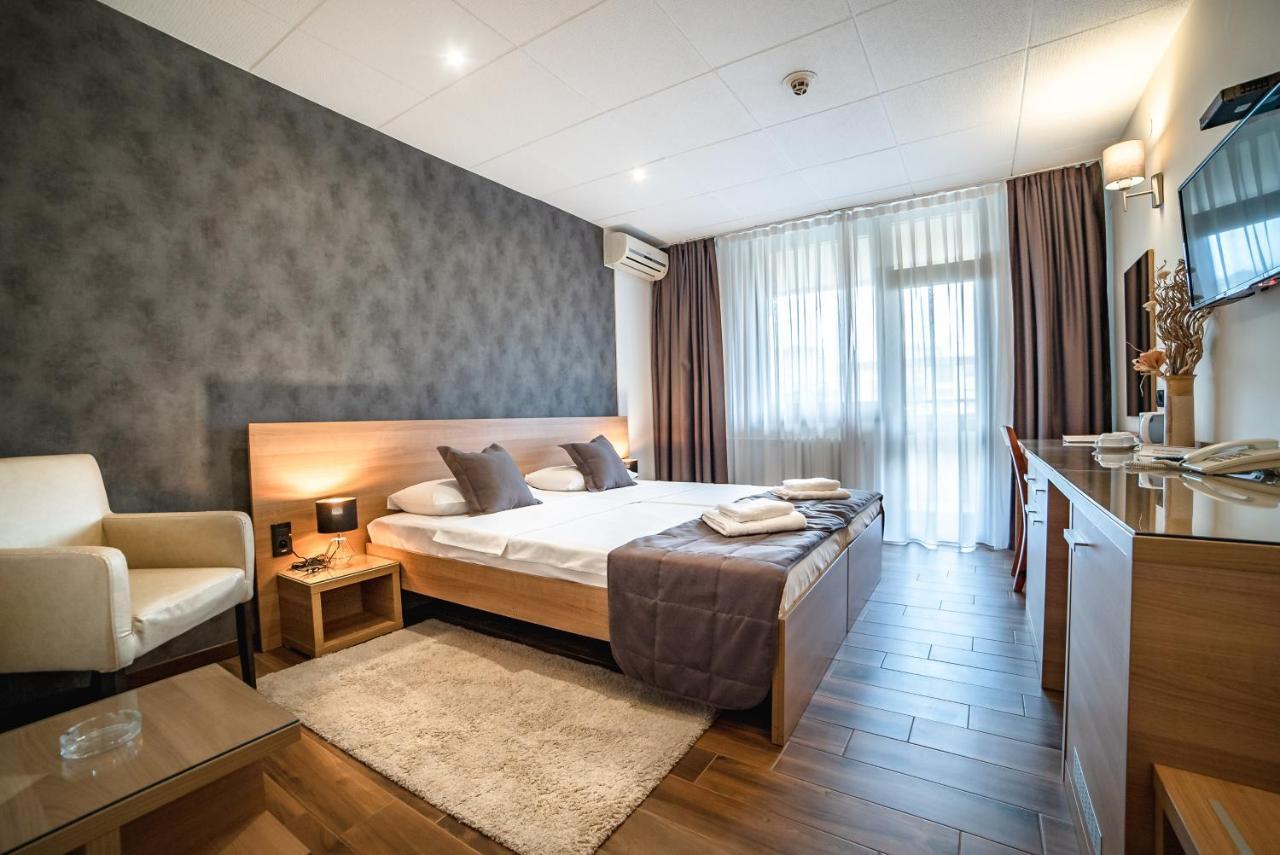 Hotel Novi Sad Luaran gambar