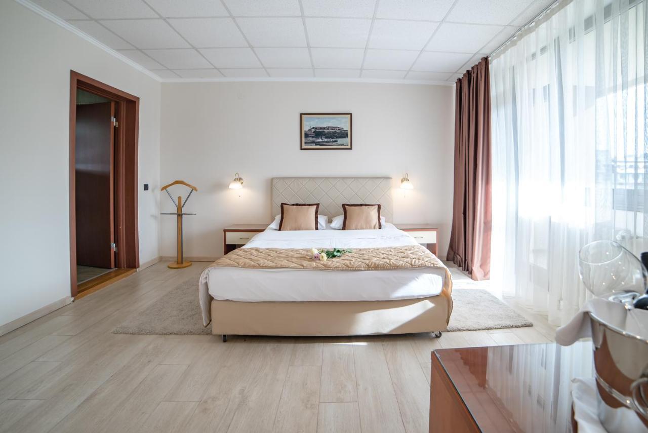 Hotel Novi Sad Luaran gambar