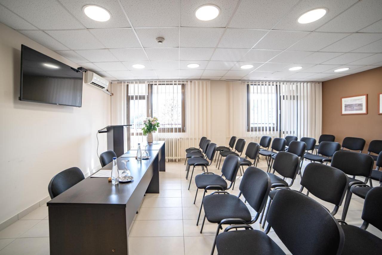 Hotel Novi Sad Luaran gambar